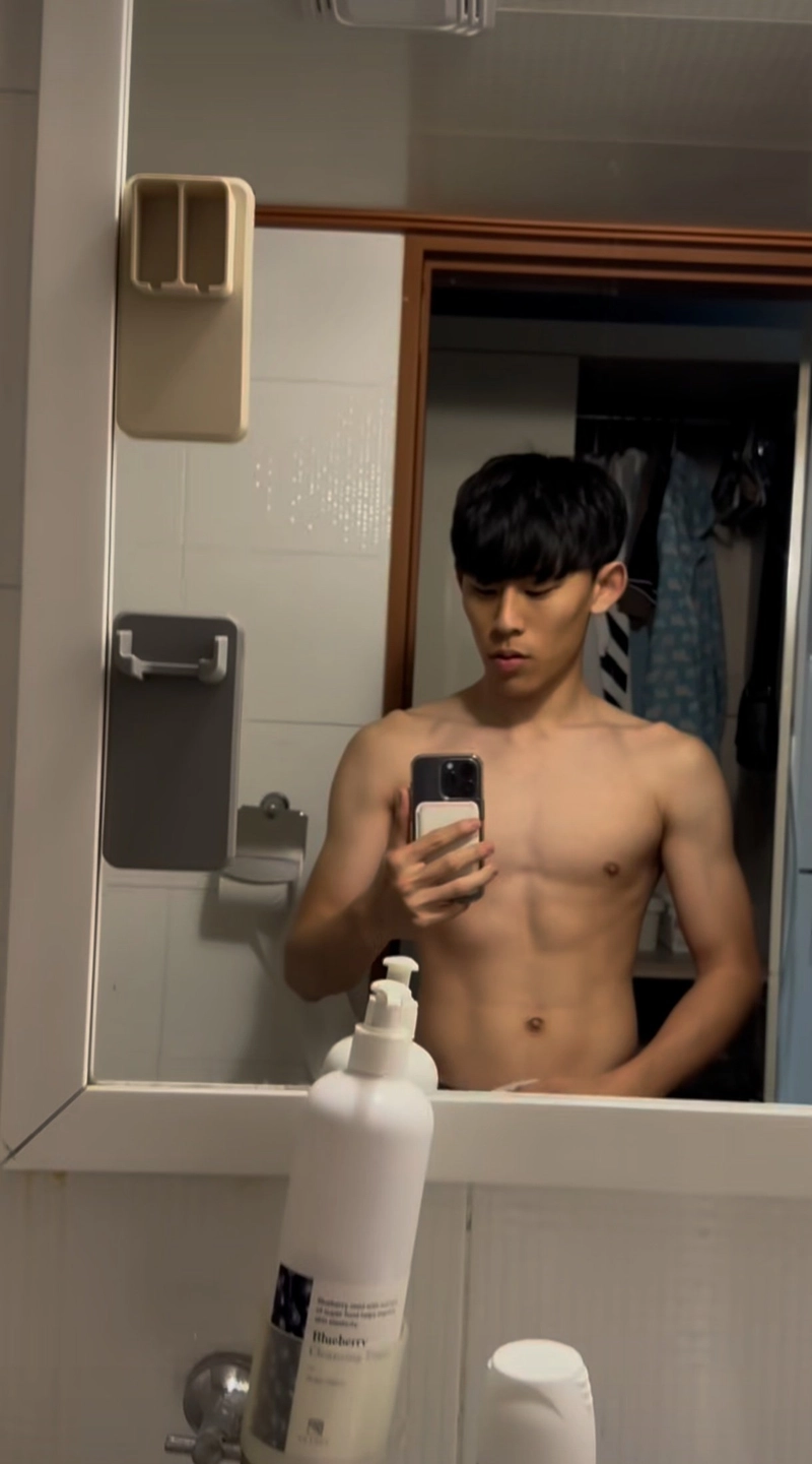 Screenshot_20250810_112842_Instagram.jpg 헬스 2년차 놀라운 변화.JPG
