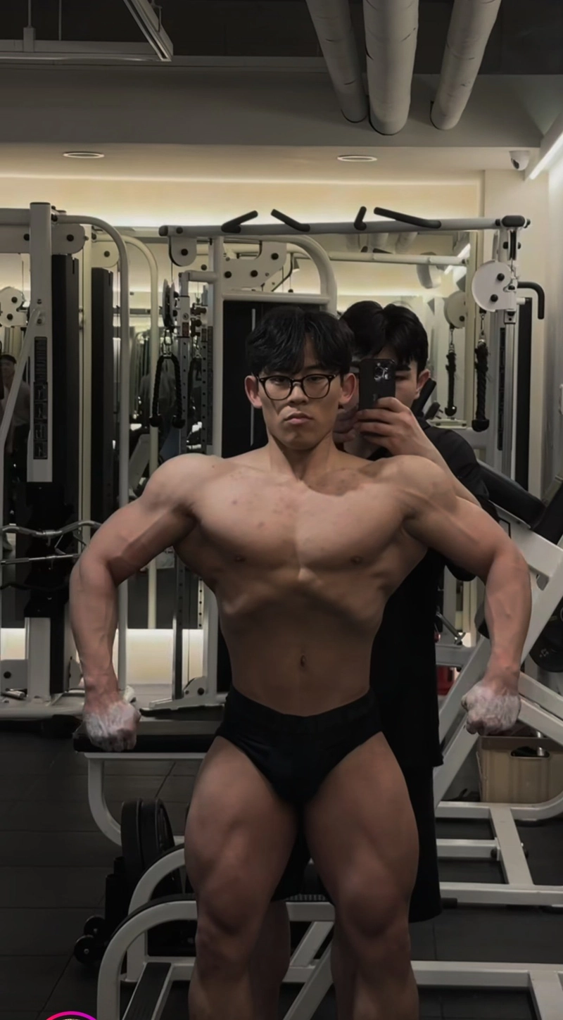 Screenshot_20250810_112850_Instagram.jpg 헬스 2년차 놀라운 변화.JPG